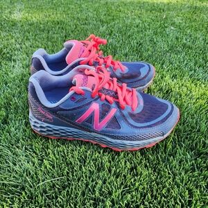 New Balance Women's Hierro Fresh Foam Gray Pink Running Trail Shoes Size 6.5